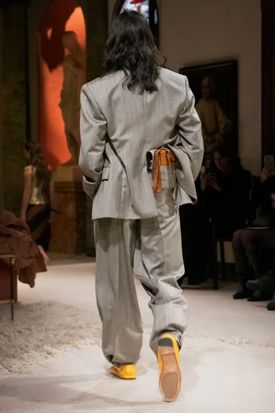 Look 52